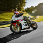 2022 Yamaha R-Series Modelle feiern Yamahas Grand-Prix-Renngeschichte_61585ee8a3998.png
