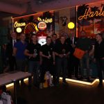 vlnr.: BD OSR Dipl.-Päd. Markus Fuchs (Siegfried Marcus Berufsschule, Wien Strebersdorf), Pavel Krečí (Stv. Direktor – Integrovaná střední škola automobilní, Brünn), Andrej Bartos (2. Platz), Nick Woppenkamp (1. Platz), Pieter Rietsma (Drenthe College, De Haar), Roberto Frei (3. Platz), BOL Ing. Mag. Lorenz Schertler (Siegfried Marcus Berufsschule, KFT Abteilungsleiter 2-Rad Technik), Ruud Glorius (Dozent, Koning Willem)